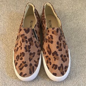 Restricted Animal Print Slip On Shoes Womens Size 6